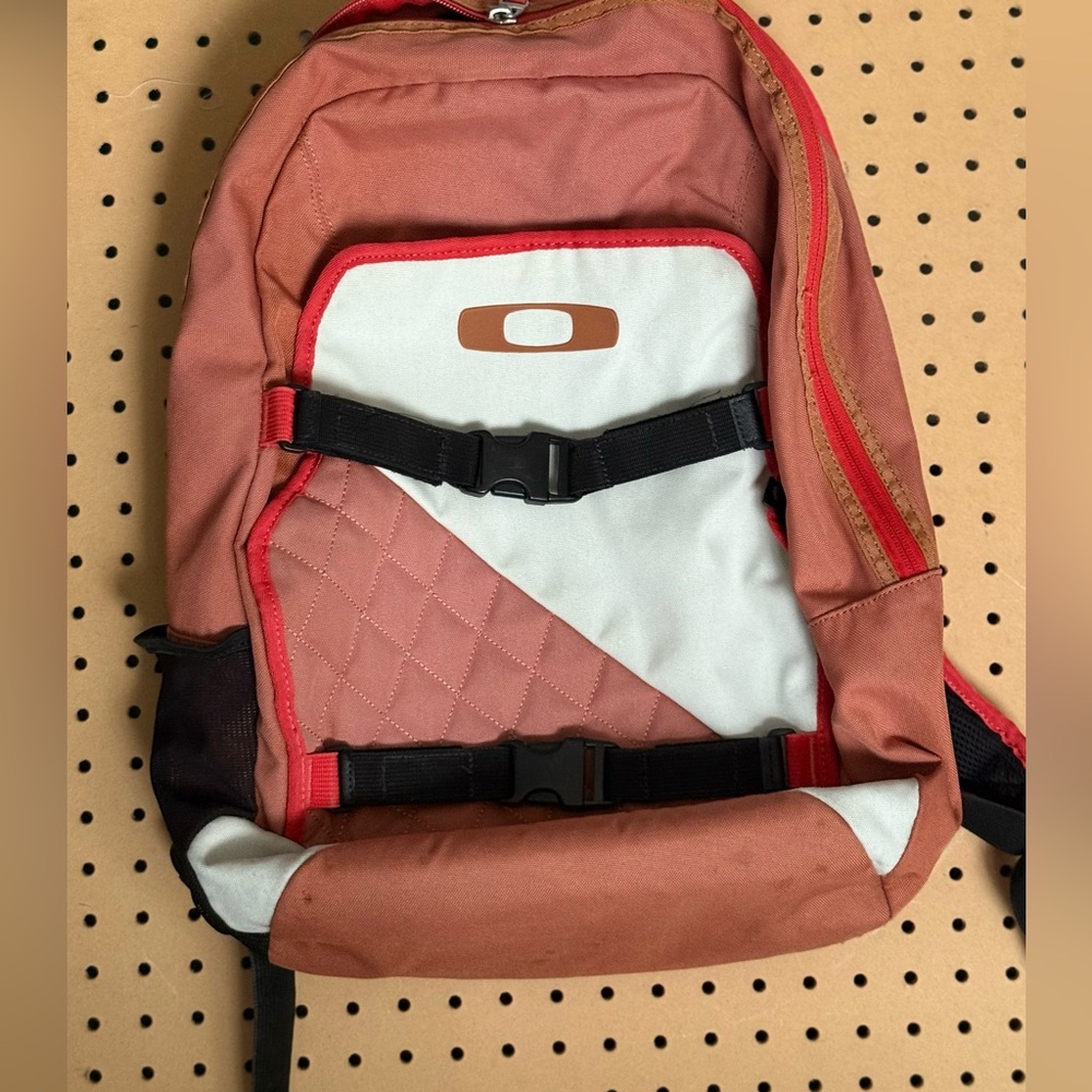Oakley Streetman Backpack Skate Pack 2.0 laptop Bag